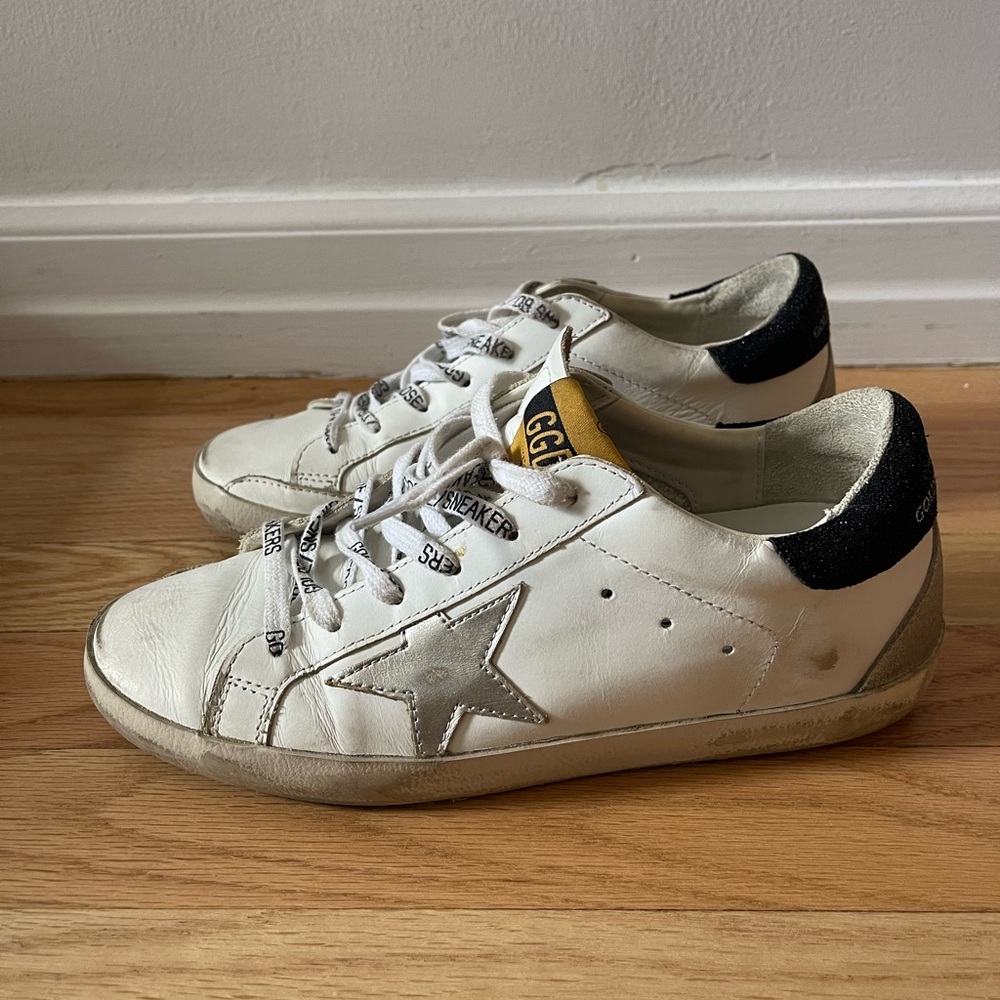Golden Goose Superstar Sneaker in White, Silver & Black - Excellent Condition